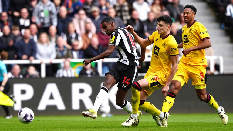 Alexander Isak equalises for Newcastle against Sheffield United