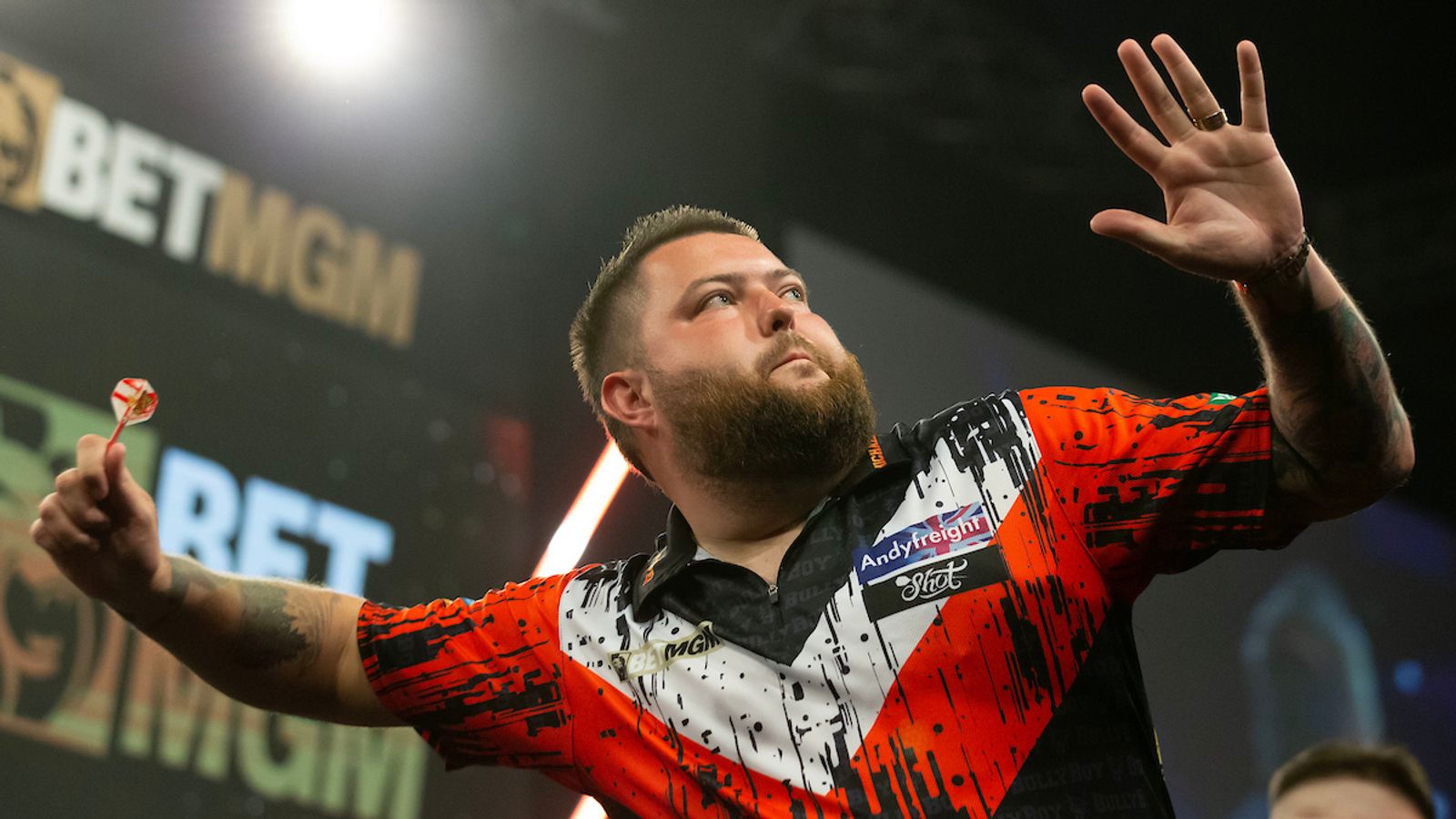 Premier League Darts: Michael Smith clinches play-off spot and takes nightly victory against Luke Humphries in Sheffield