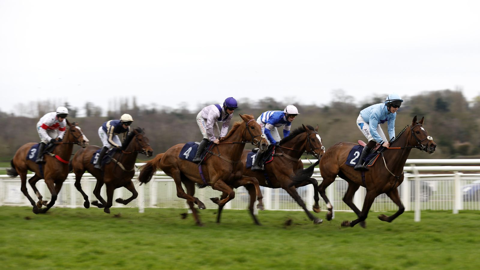 Today on Sky Sports Racing: Thrilling jumps action at Uttoxeter | Racing News