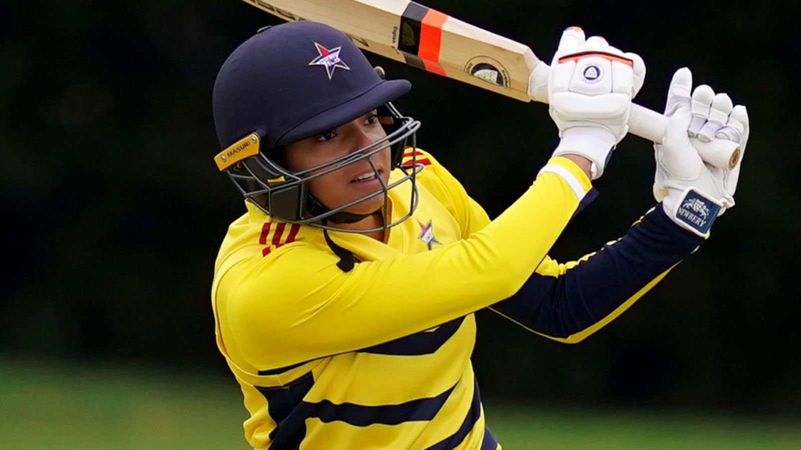 Sophia Dunkley responde a la eliminación de Inglaterra con un siglo en el Trofeo RHF para las estrellas del sudeste |  Noticias de críquet