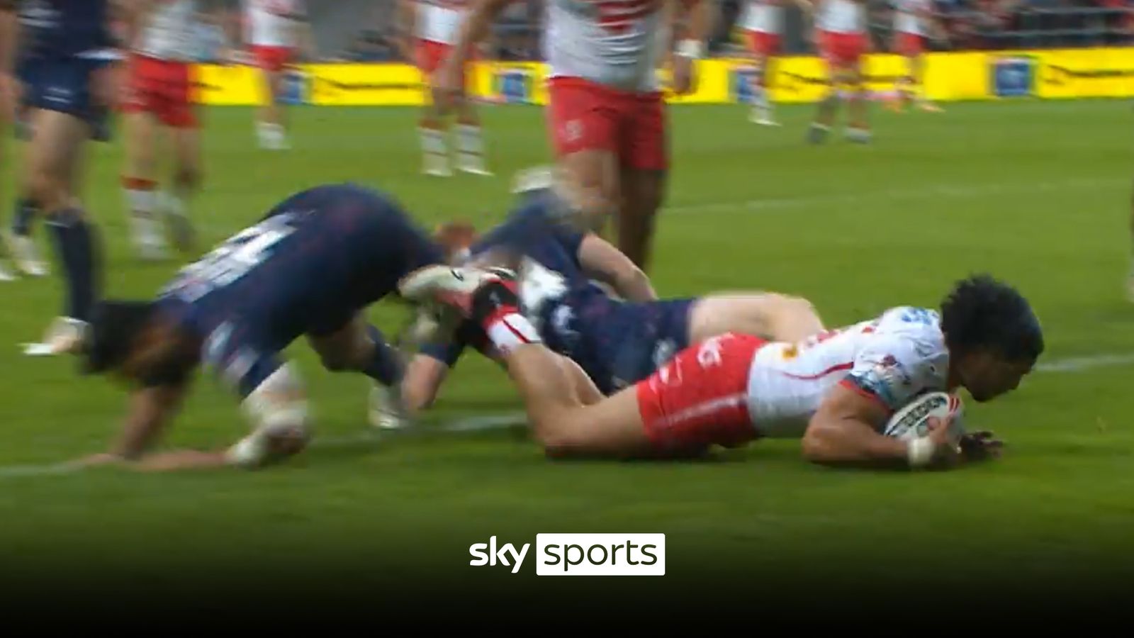 Sione Mata'utia takes full advantage of ugly Frawley pass | Rugby ...