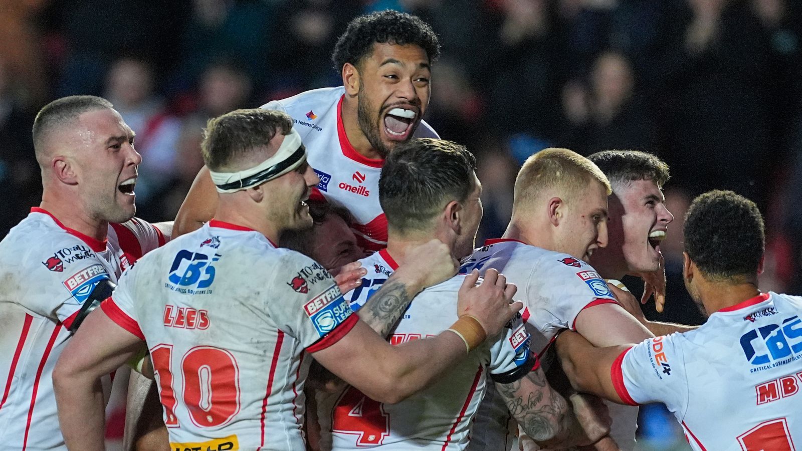 Super League: St Helens crush Leeds Rhinos 40-10 to move back to the ...