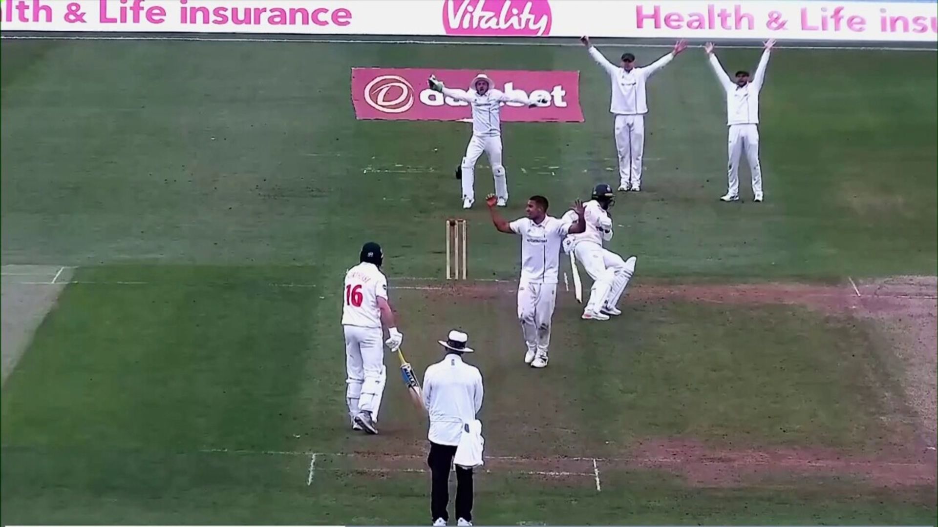 Have you ever seen a wicket like this? | Glamorgan batter out of luck