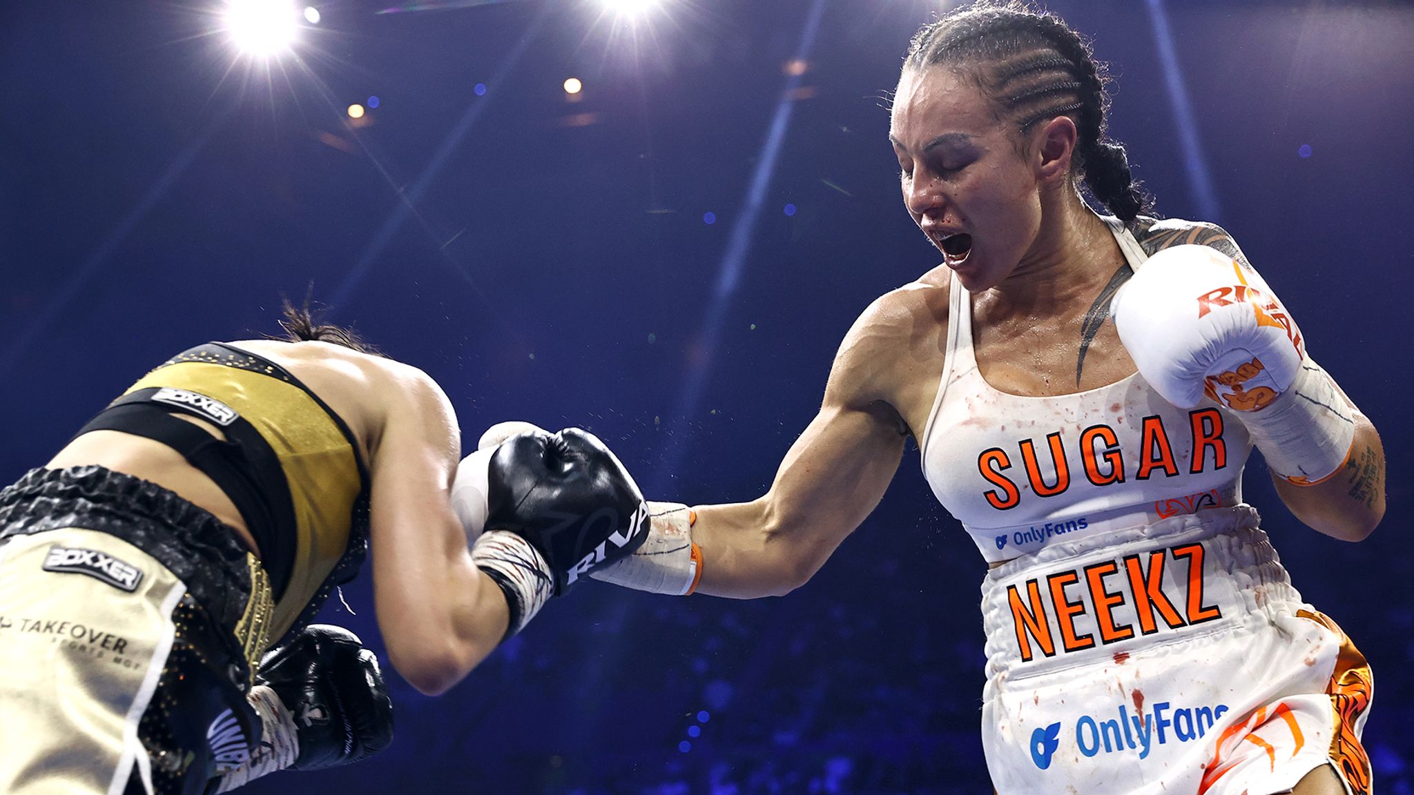 Nina Hughes: British boxer wrongly declared winner by ring announcer