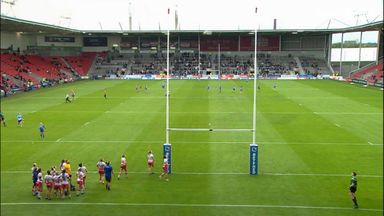 Bennett hits both posts on conversion after scoring Leeds try!