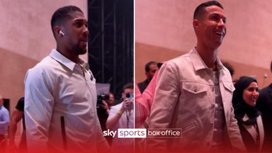 The A-list arrive for Fury v Usyk! | AJ and Ronaldo enter the arena