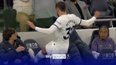 Bentancur smashes up Spurs bench after being subbed!