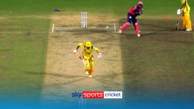 'Did he change direction?' | Jadeja given out for obstructing the field!