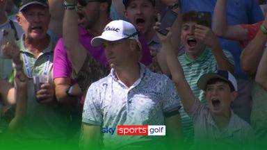 Kentucky crowd goes wild for JT after chip-in birdie