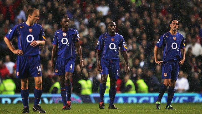 MANCHESTER, ENGLAND - OCTOBER 24: l-r Dennis Bergkamp, Patrick Viera, Sol Campbell and Edu show their dissapointment after Wayne Rooneys goal during the FA Barclays Premiership match between Manchester United and Arsenal at Old Trafford on October 24, 2004 in Manchester, England.  (Photo by Laurence Griffiths/Getty Images) *** Local Caption *** Dennis Bergkamp;Patrick Viera;Sol Campbell;Edu