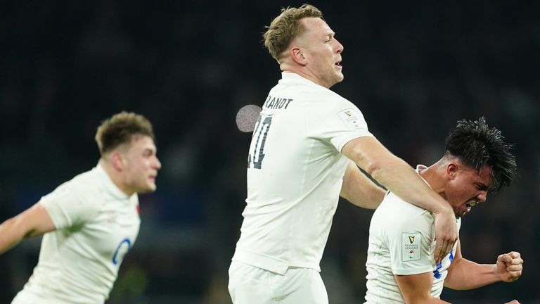 England's Marcus Smith (right) celebrates after he kicked the winning drop goal during the Guinness Six Nations match at Twickenham Stadium, London. Picture date: Saturday March 9, 2024.
