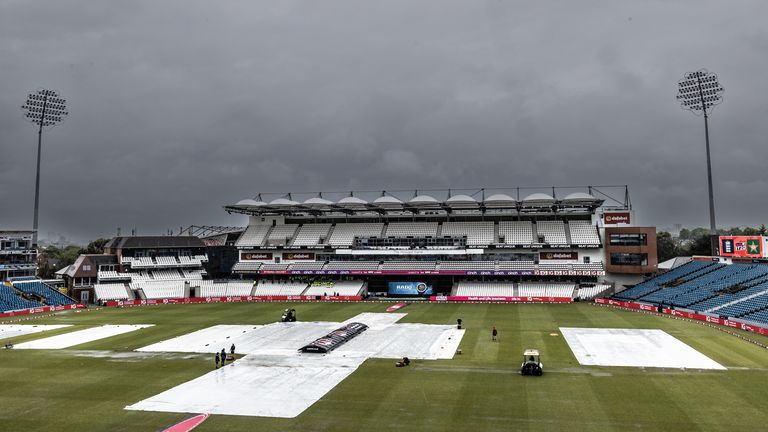 Rain at Headingley sees first T20 between England and Pakistan abandoned due to rain