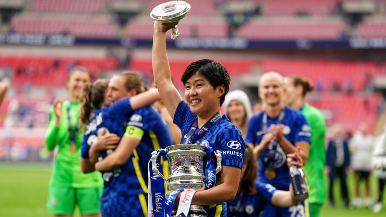 Ji So-yun celebrates winning the FA Cup with Chelsea in 2022