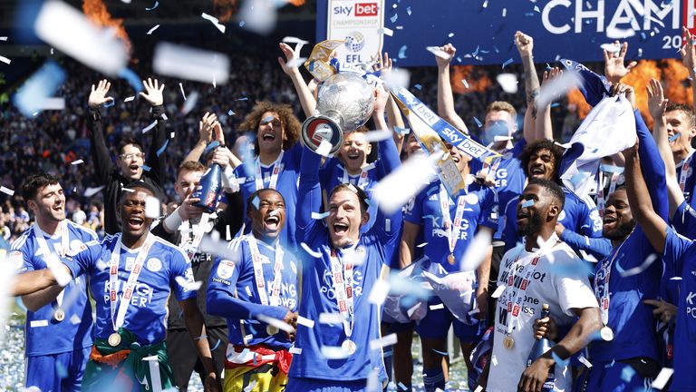 Leicester City's Marc Albrighton celebrates with the league trophy after the Sky Bet Championship match at the King Power Stadium, Leicester. Picture date: Saturday May 4, 2024.