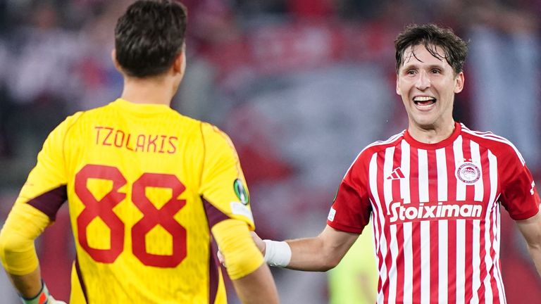 Olympiakos celebrate reaching the Conference League final