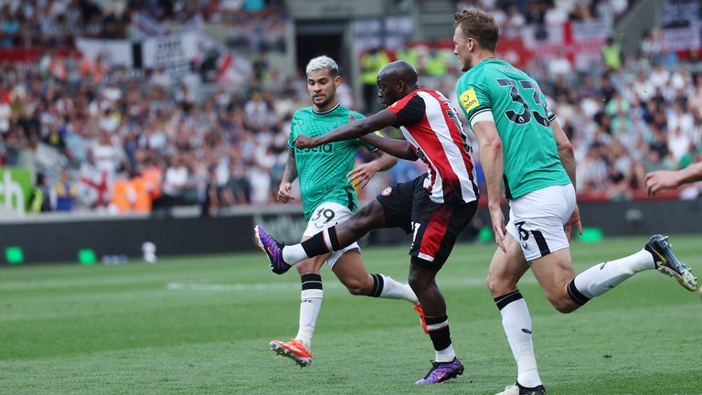 Yoane Wissa scores to reduce Brentford's deficit against Newcastle