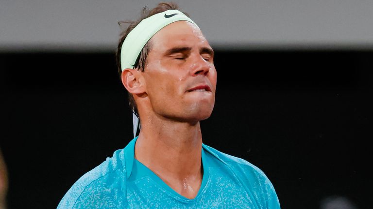 rance, Paris: Tennis: Grand Slam/ATP Tour - French Open, men's singles, 1st round. Zverev (Hamburg) - Nadal (Spain). Rafael Nadal reacts disappointed. Photo by: Frank Molter/picture-alliance/dpa/AP Images