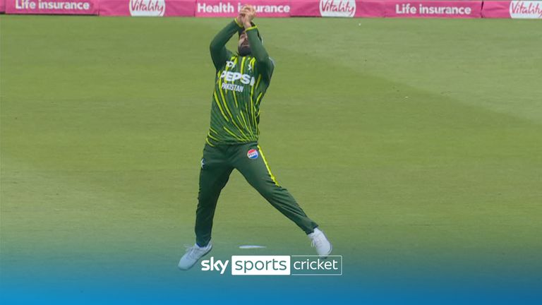Shadab takes a catch to remove Jacks for Pakistan against England