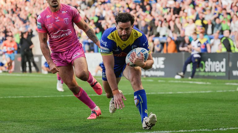 Picture by Alex Whitehead/SWpix.com - 09/05/2024 - Rugby League - Betfred Super League: Round 11 - Warrington Wolves vs Hull KR - Halliwell Jones Stadium, Warrington, England - Toby King of Warrington runs in for a try.