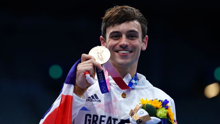 Tom Daley with his bronze medal at the Japan 2020 Olympics