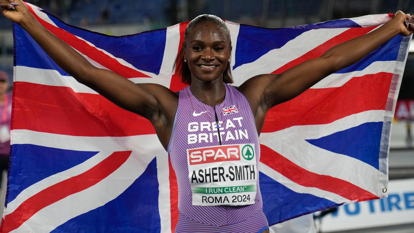 Dina Asher-Smith takes gold in European Championships 100m