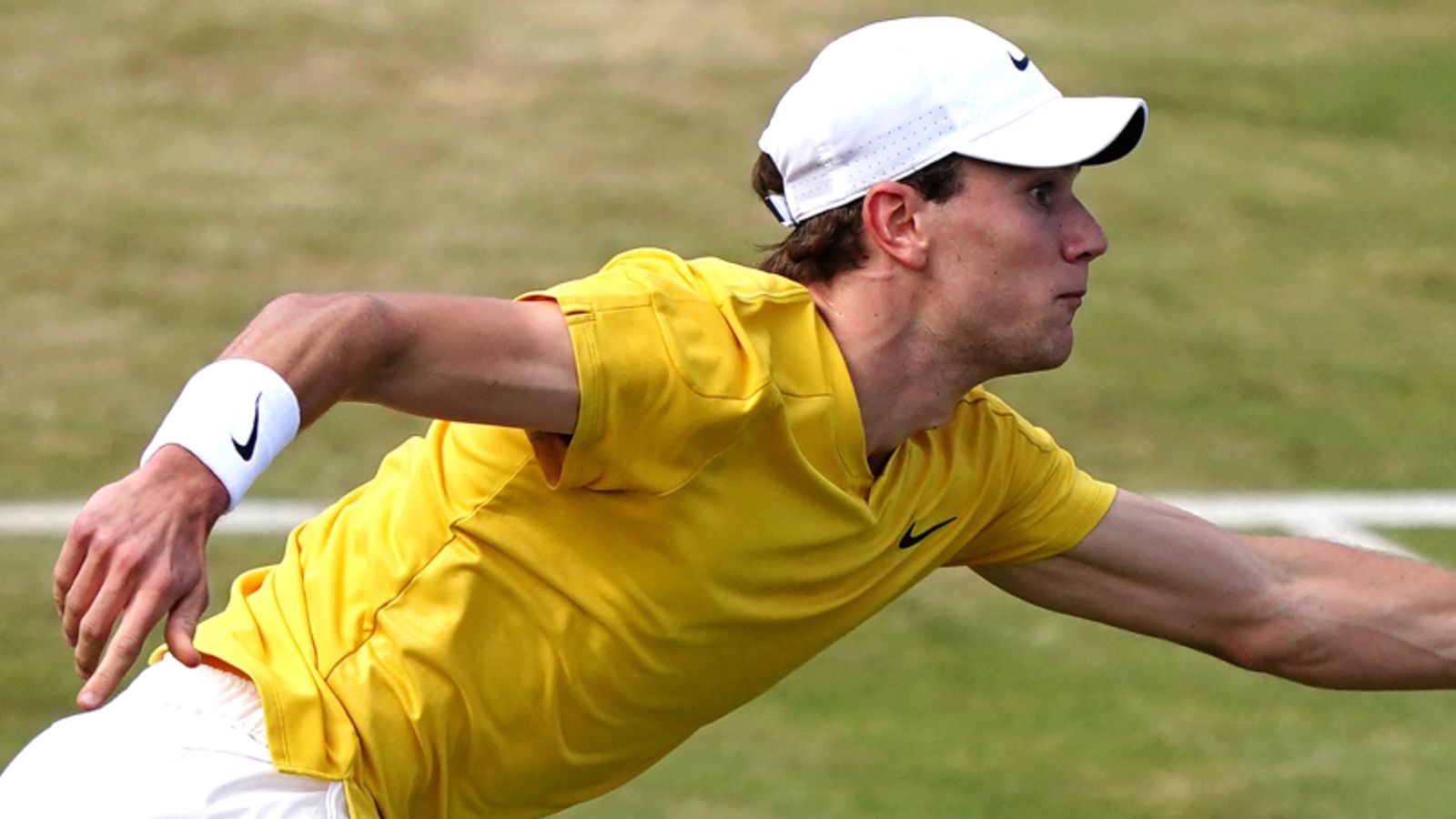 Jack Draper eliminated from Queen’s as Tommy Paul wins quarter-final in three sets