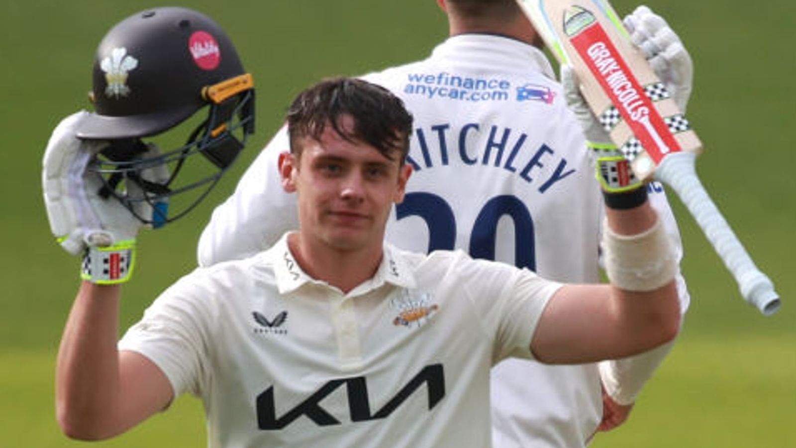 County Championship: England’s new boy Jamie Smith hits hundred for Surrey on tough day