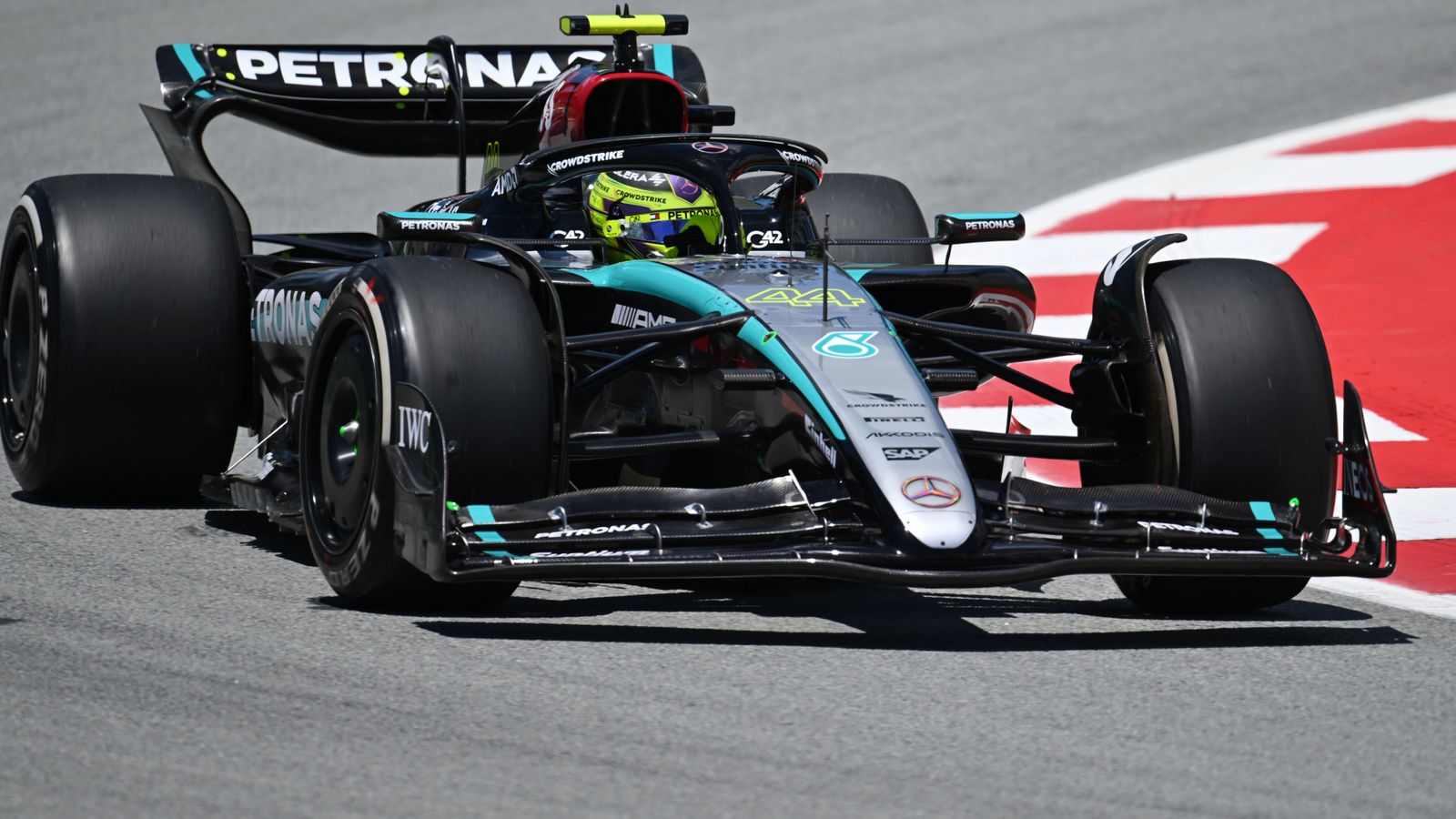 Gran Premio de España: Lewis Hamilton marca el mejor tiempo en el segundo entrenamiento libre con Red Bull persiguiéndolo |  noticias de formula 1