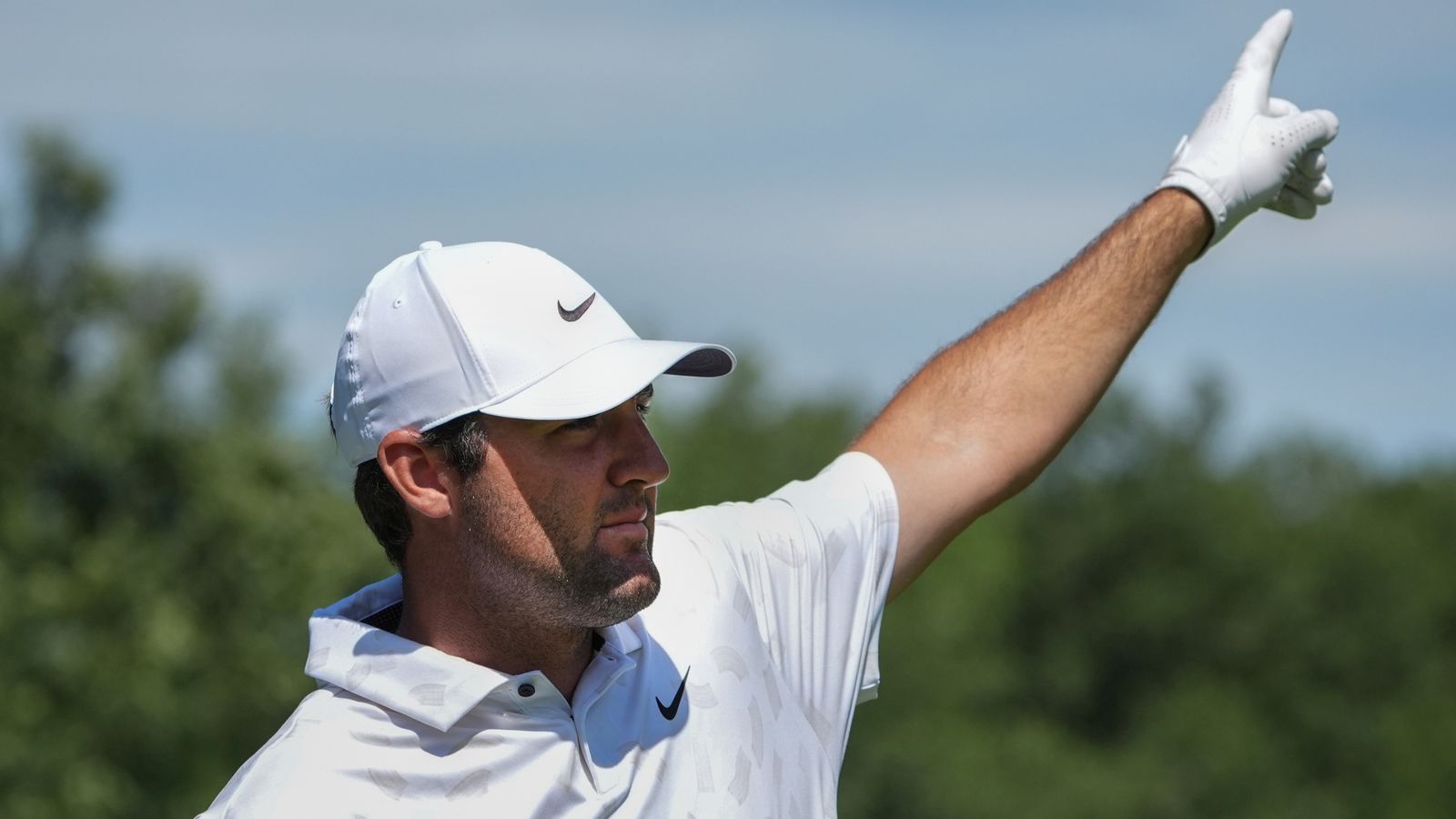 Memorial Tournament: Scottie Scheffler stretches lead despite triple-bogey in third round