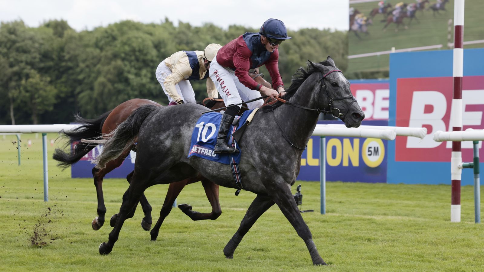 Hungerford Stakes: Tiber Flow wins Newbury feature in thrilling finish