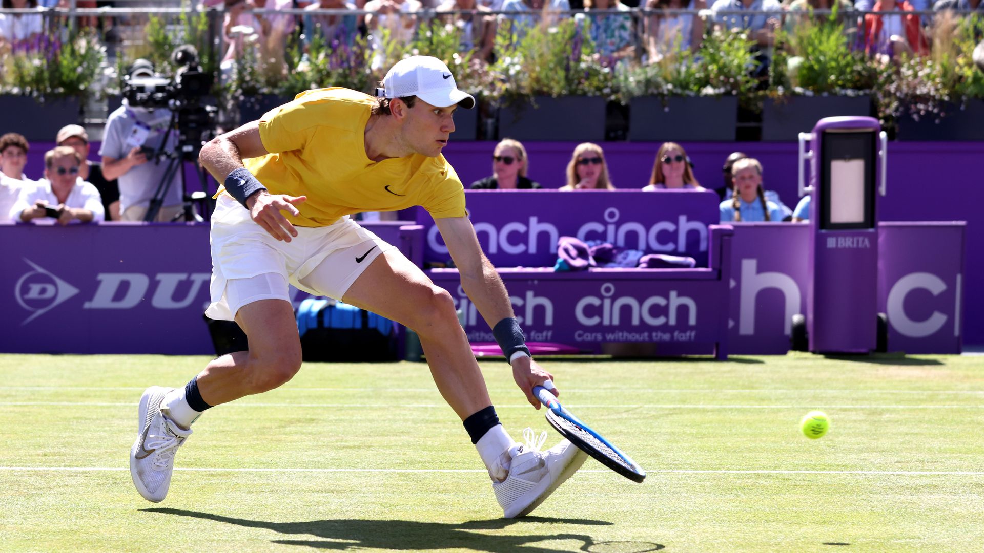 Highlights: Draper beats defending champion Alcaraz at Queen's
