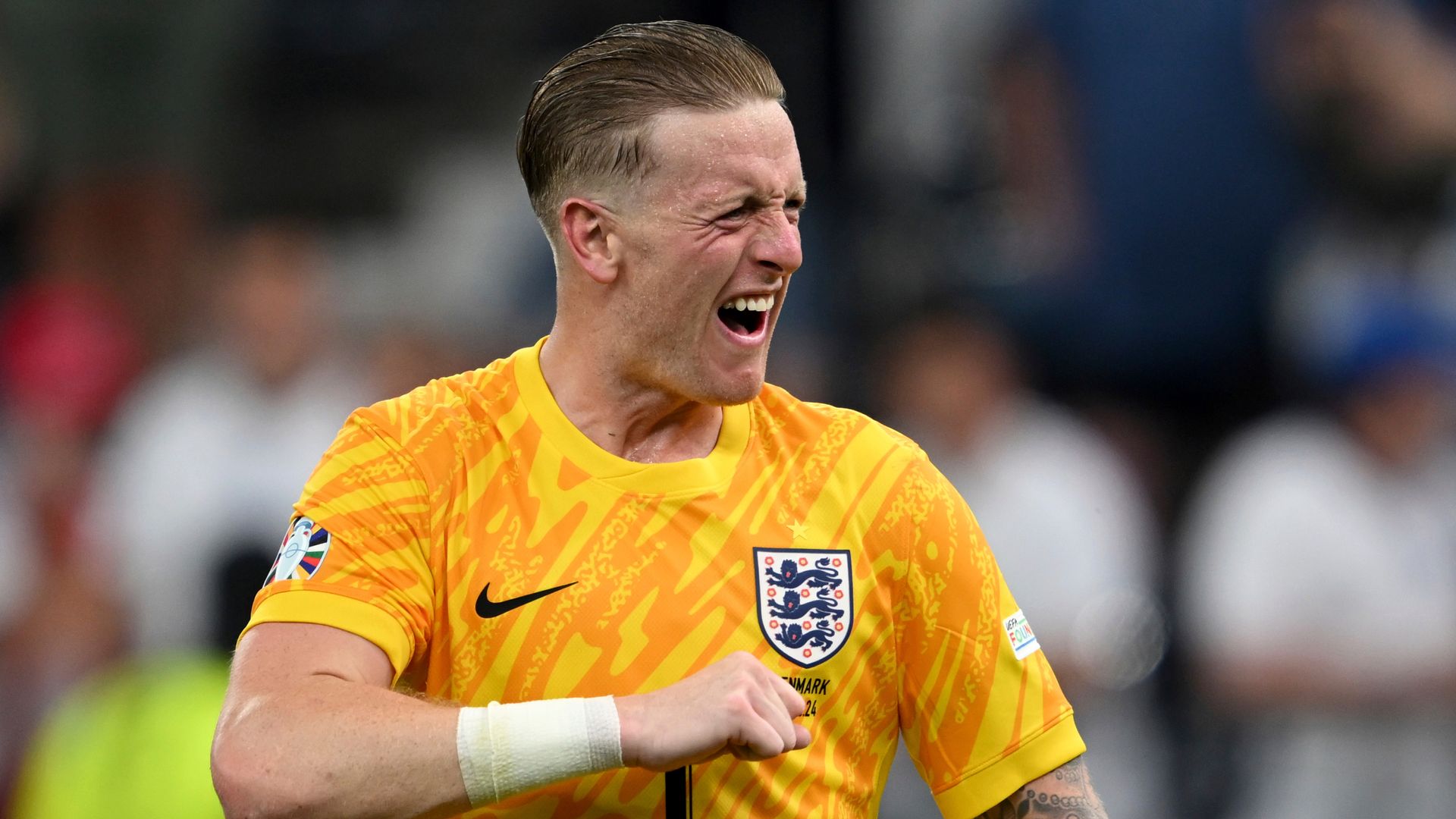 Why is Pickford kicking it long? | England’s pressing issue