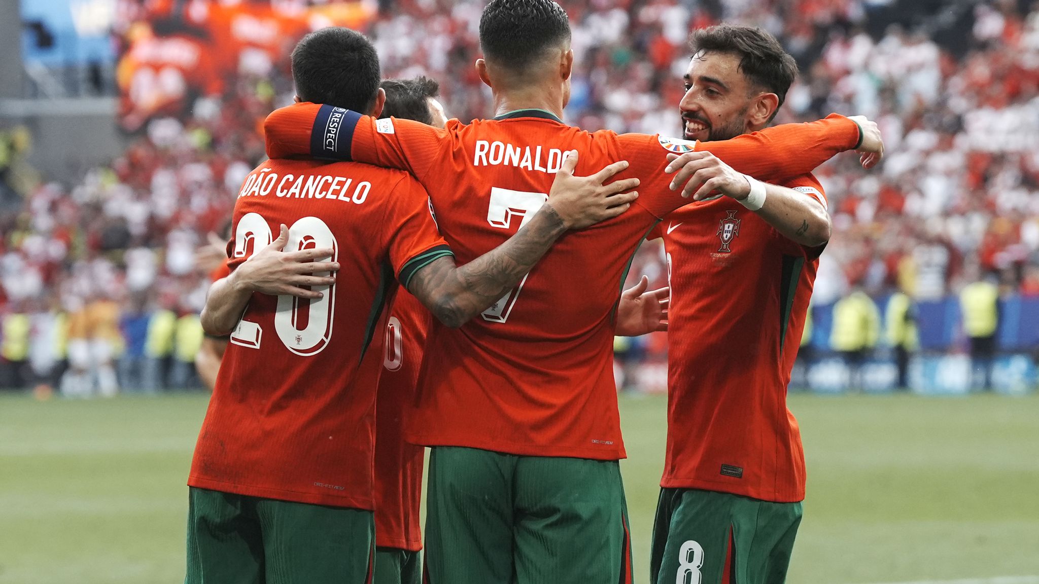 Euro 2024 - Turkey 0-3 Portugal: Bernardo Silva and Bruno Fernandes score  as Group F top spot secured | Football News | Sky Sports