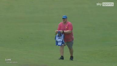 CT Pan forced to use a fan as caddie at Canadian Open