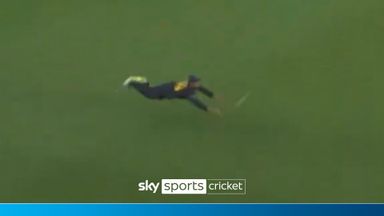 'That is INCREDIBLE!' | Labuschagne produces unbelievable one-handed catch!