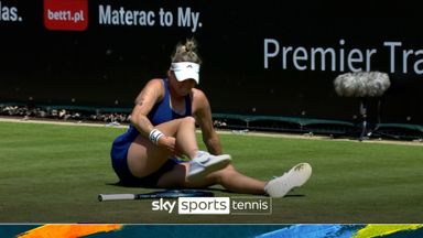 Defending Wimbledon champion Vondrousova suffers injury