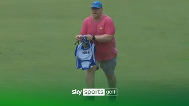 C.T. Pan uses several fans as caddie at Canadian Open!