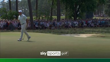 Rory surges with back-to-back birdies!