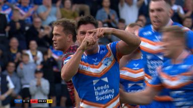  'A try in the style of Burrow' | Brodie Croft scores opener for Leeds