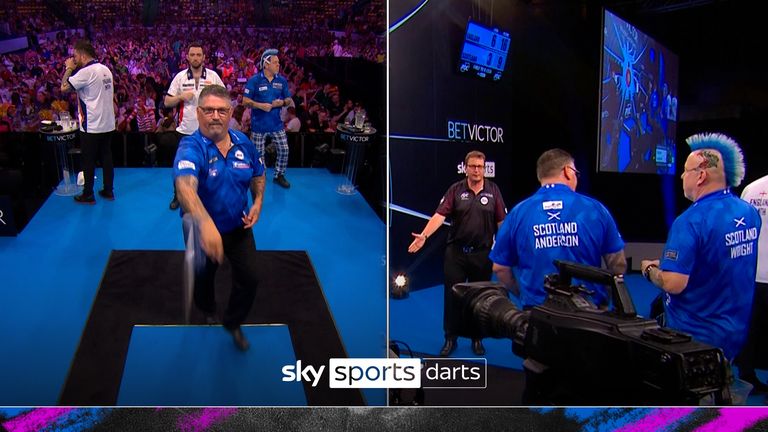Anderson steps over oche