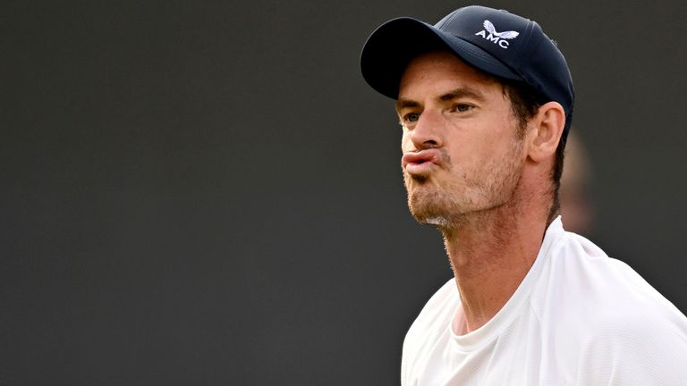 Baden-W'rttemberg, Stuttgart: Tennis: ATP Tour - Stuttgart, Singles, Men, 1st round. Giron (USA) - Murray (Great Britain). Andy Murray reacts. Photo by: Marijan Murat/picture-alliance/dpa/AP Images