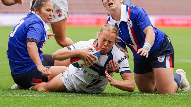 Picture by Alex Whitehead/SWpix.com - 29/06/2024 - Rugby League - International Test - France Women vs England Women - Stade Ernest-Wallon, Toulouse, France - Anna Davies of England scores a try.