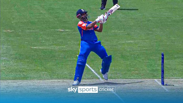'The Audacity!' | Pant with 'OUTRAGEOUS' reverse scoop six to win the match!