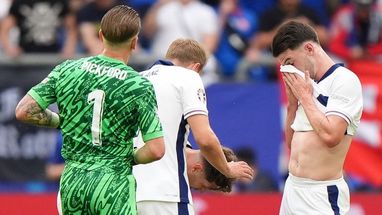 England players react after Slovakia go ahead