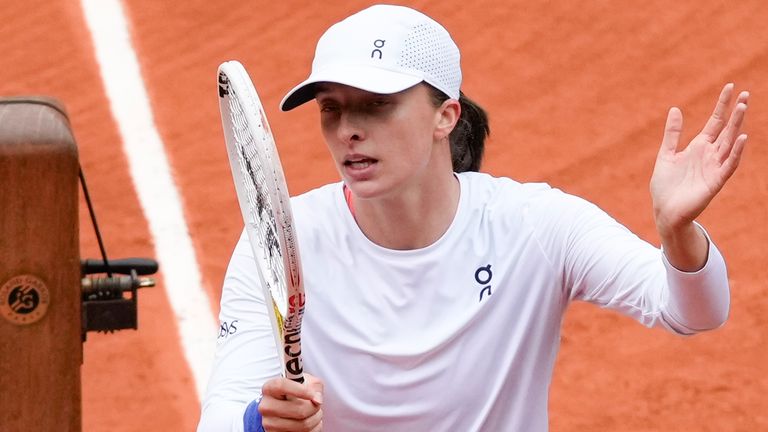 Poland's Iga Swiatek celebrates after defeating Russia's Anastasia Potapova during the fourth round of the French Open tennis tournament at the Roland Garros stadium in Paris, Sunday, June 2, 2024. (AP Photo/Thibault Camus)