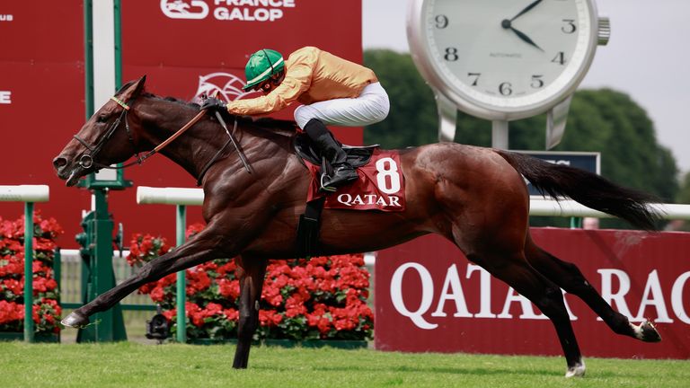 Look de Vega wins Qatar Prix du Jockey Club