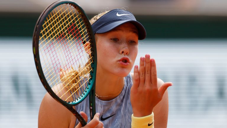 Russia's Mirra Andreeva reacts during her semifinal match of the French Open tennis tournament against Italy's Jasmine Paolini at the Roland Garros stadium in Paris, Thursday, June 6, 2024. (AP Photo/Jean-Francois Badias)