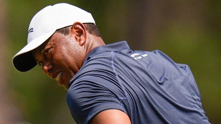 Tiger Woods reacts after missing a putt on the seventh hole in the second round of the U.S. Open golf tournament Friday, June 14, 2024, in Pinehurst, NC (AP Photo/Frank Franklin II) 
