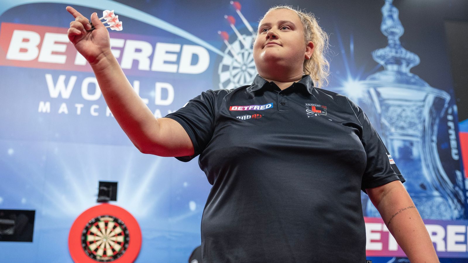 Women's World Matchplay: Beau Greaves defeats Fallon Sherrock in ...