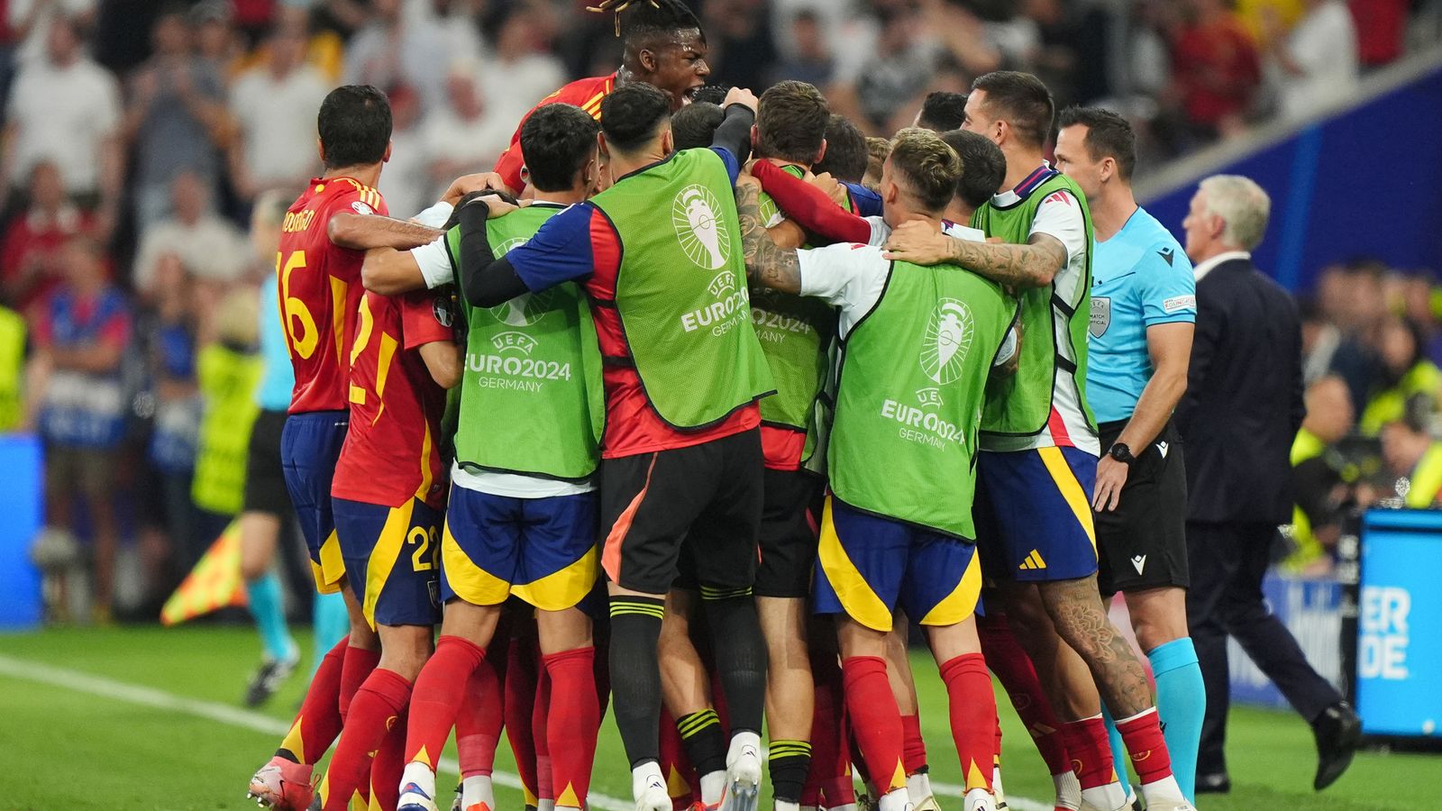 Spain 2 - 1 France - Match Report & Highlights